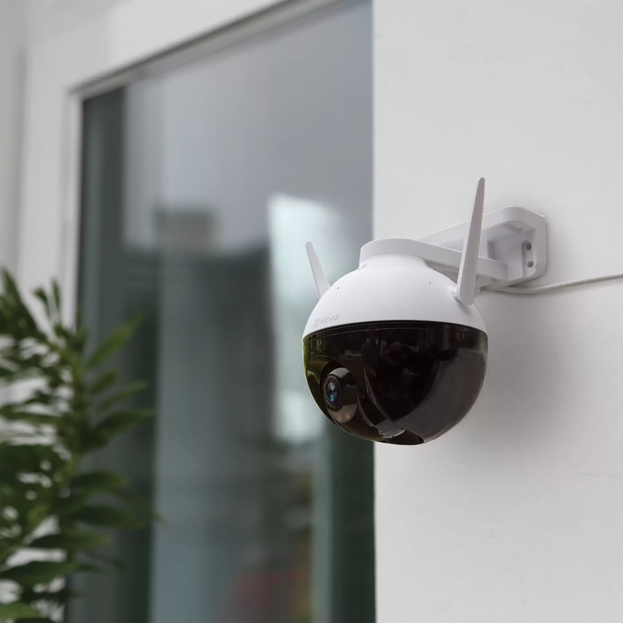 EZVIZ C8C Pan/Tilt/Zoom Camera - Image 2